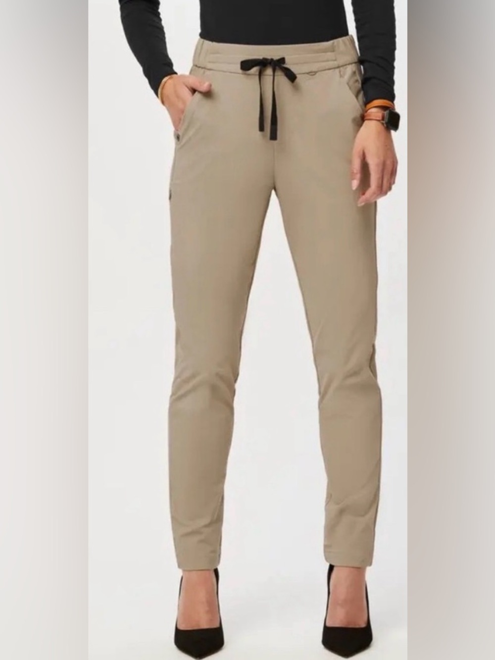 NWT FIGS Scrub Skinny/Slim Trousers In Tan - Picture 3 of 10